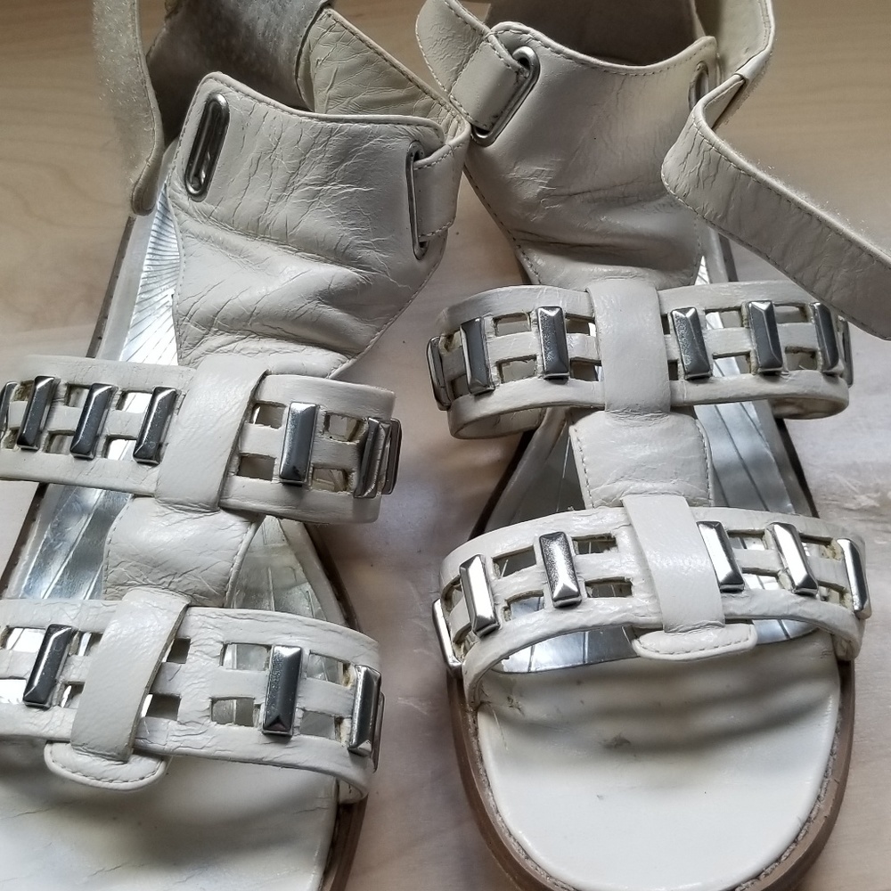 Sandals good condition